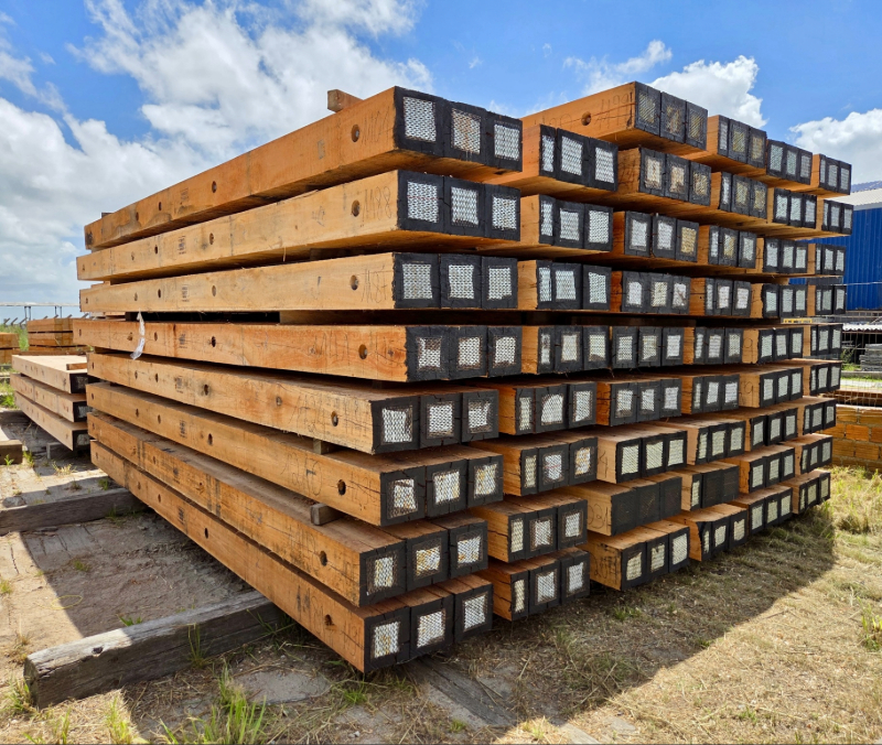 Close-up view of eucalyptus mat end plates showing reinforced metal edges